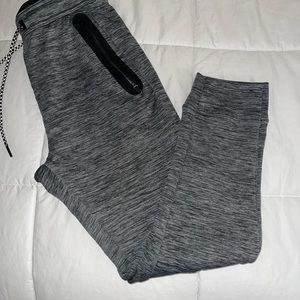 American Eagle joggers